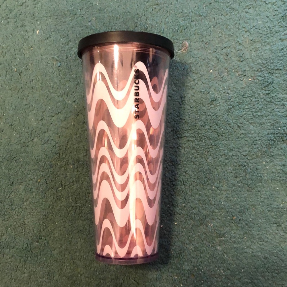 STARBUCKS / Pink Wavey Plastic 24oz Insulated Cup with Lid (No Straw)